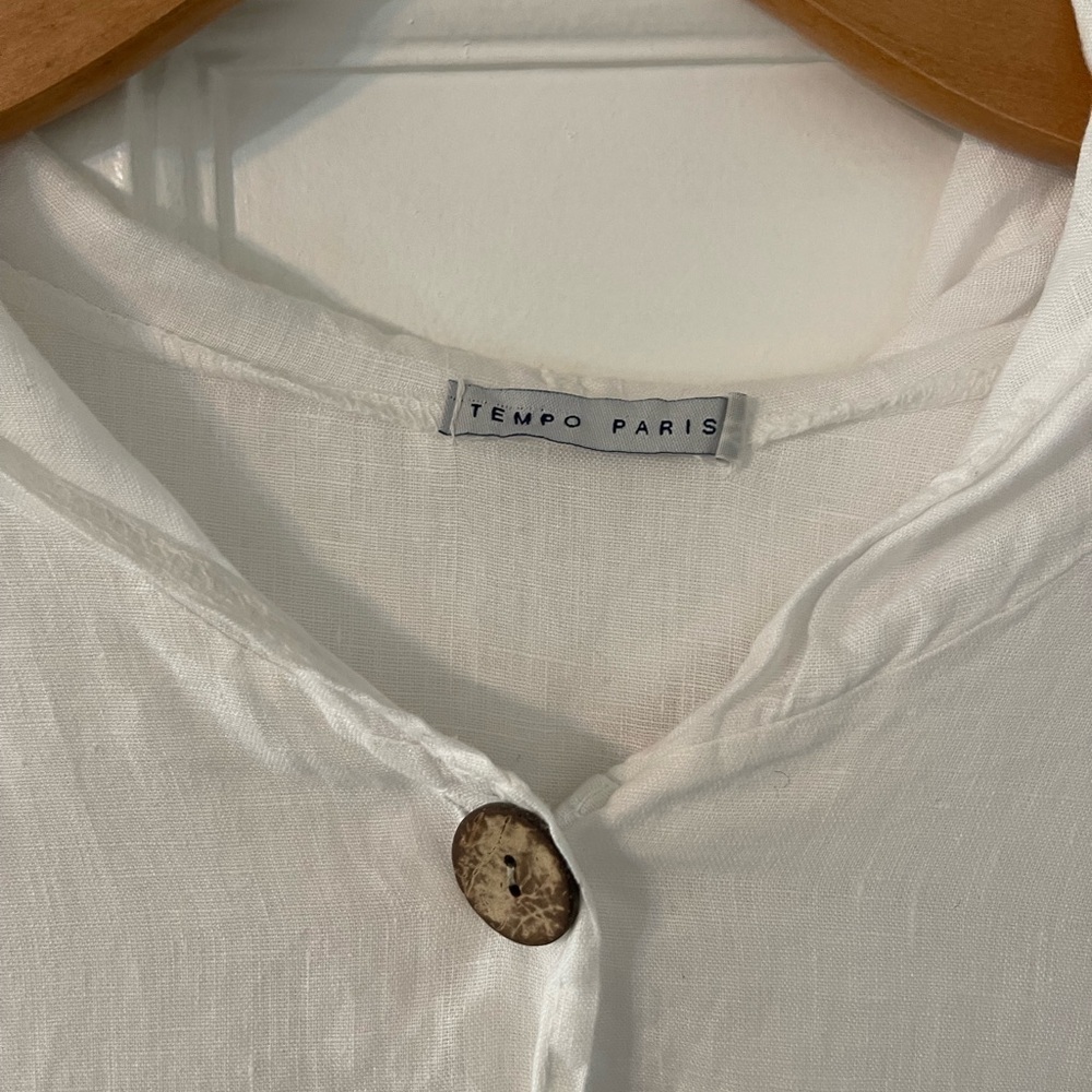 Tempo Paris White Button-Up Top - Picture 6 of 8